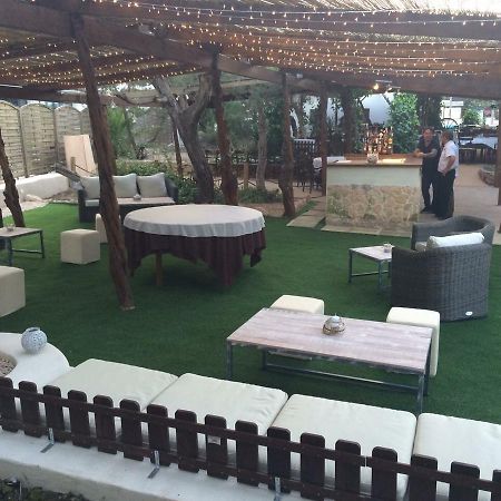 Hostal Capri Es Pujols Luaran gambar
