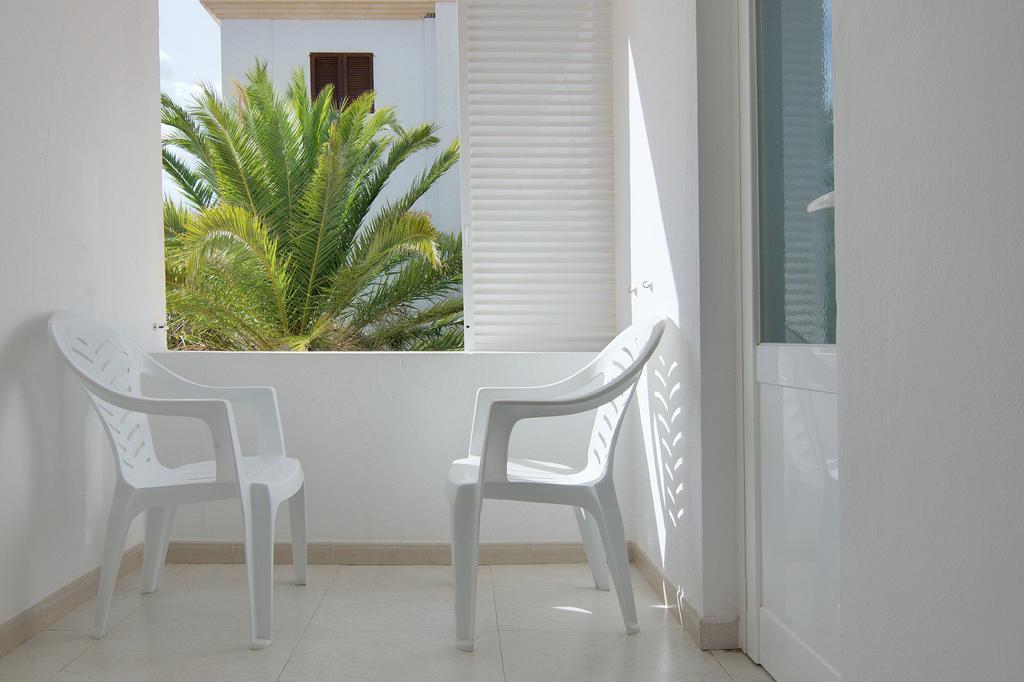 Hostal Capri Es Pujols Bilik gambar