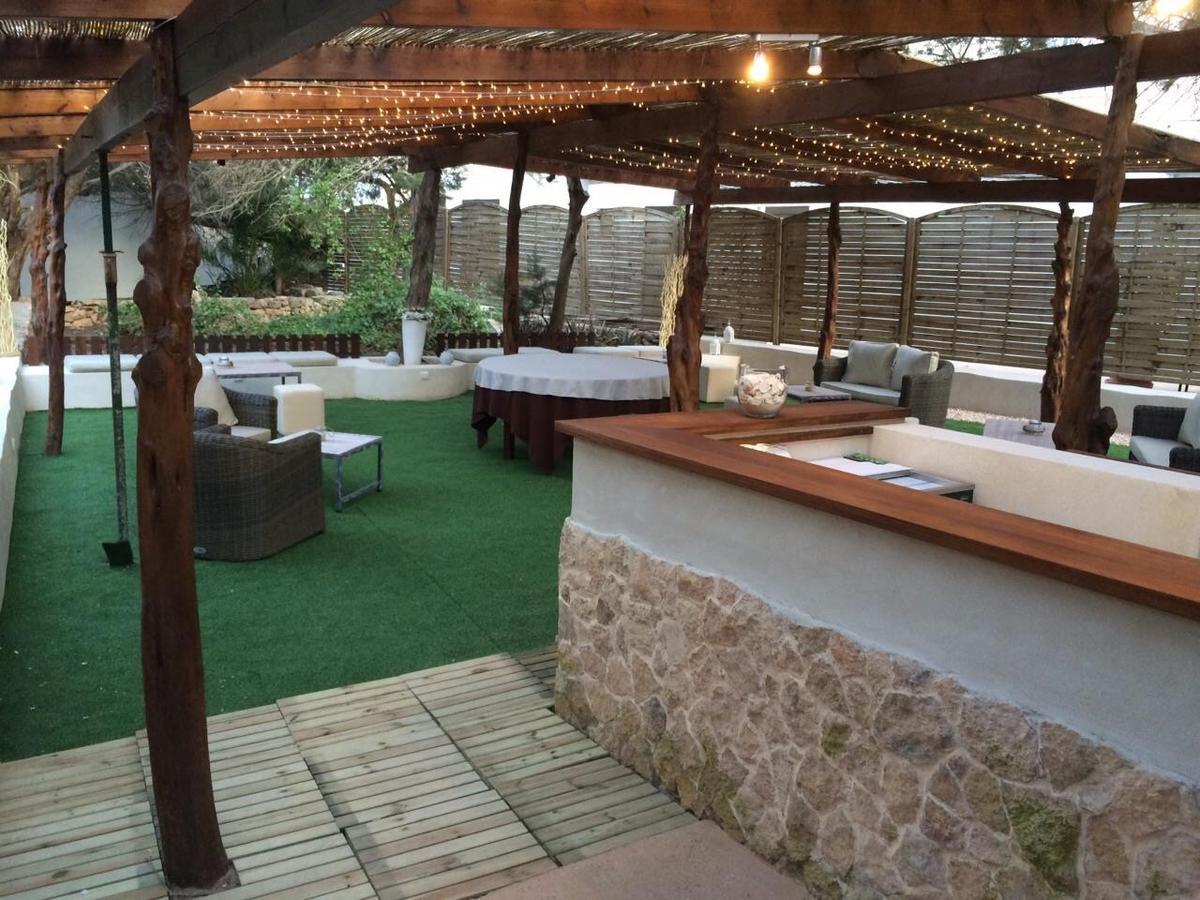 Hostal Capri Es Pujols Luaran gambar